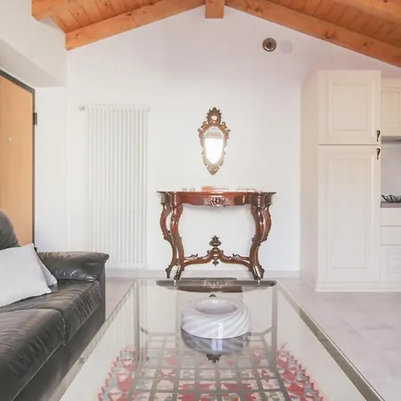 Iris Nyaraló San Siro